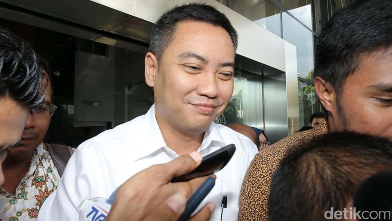 KPK: Muluskan Anggaran Bakamla, Fayakhun Terima Rp 12 Miliar KPK: Muluskan Anggaran Bakamla, Fayakhun Terima Rp 12 Miliar