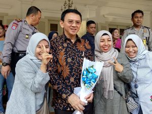 Ada 2.511 Orang yang Berfoto dengan Ahok di Balai Kota Hari Ini