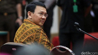 Ahok Bacakan Pleidoi