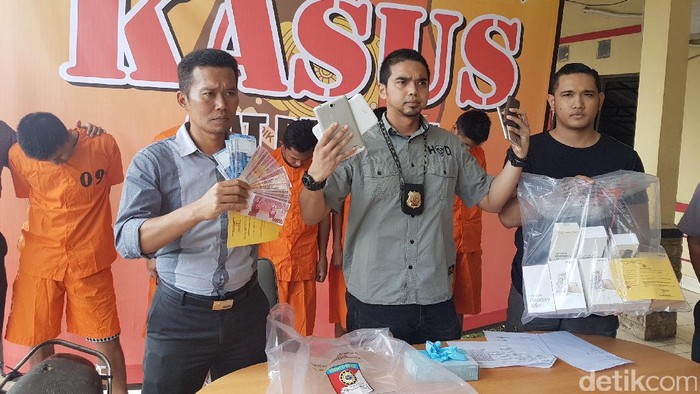 Polisi Tangkap Pelaku Pembobol Toko Ponsel di Serang