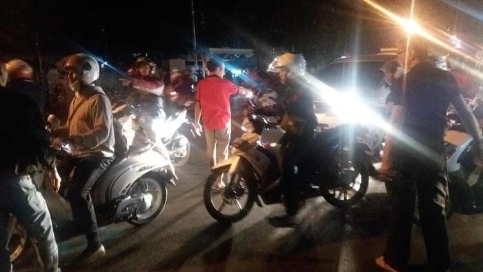 Tawuran di Cawang, Lalin Tertutup dan Sejumlah Warung Rusak