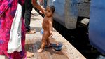 Begini Cara Anak-anak di India Lawan Gelombang Panas
