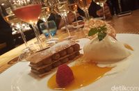 Ketika Nicolas Feuillate Champagne Dijodohkan dengan Sajian Bebek Oriental