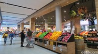 Ada beberapa supermarket dan department store sekaligus di sini, mulai dari Woolworths, Coles, Target, Myer, Big W dan K Mart. Kalau mau belanja oleh-oleh makanan sampai mainan di situ banyak pilihannya (Fitraya/detikTravel)