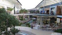 Pacific Pair adalah destinasi wisata belanja barang-barang premium di Gold Coast dan sekaligus Queensland. Di sana bertebaran gerai fashion internasional, brand mewah dan juga butik para desainer Australia (Fitraya/detikTravel)