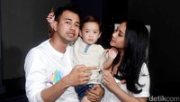 Sebelumnya sempat ramai kabar keretakan rumah tangga presenter berusia 30 tahun itu akibat ketidakhadirannya dalam pernikahan Caca Tengker. Pool/Noel/detikFoto.