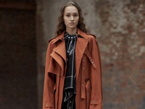 Proenza Schouler Tampilkan 3 Wanita Cantik yang Ternyata Transgender