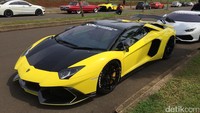 Dari pantauan detikOto, mobil-mobil itu adalah mobil Ferrari, Lamborghini, Aston Martin, McLaren, aneka mobil sport BMW.