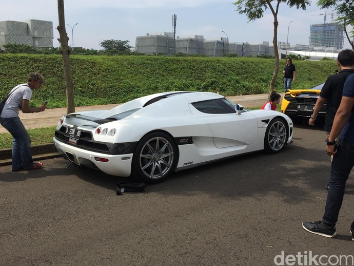 58 Gambar Mobil Sport Dari Samping Gratis