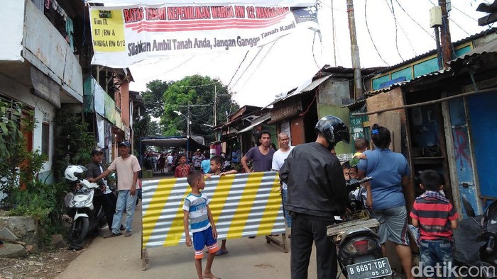 Warga Manggarai Harus Kosongkan Tanah Aset PT KAI Tengah Malam Ini