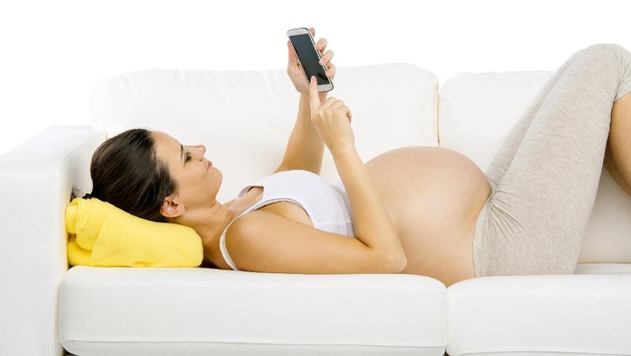 Ibu Hamil Diminta Tak Sering Bermain Ponsel, Ini Sebabnya