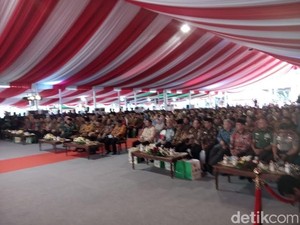 Gubernur dan Kepala Daerah Peringati Hari Otoda di Sidoarjo