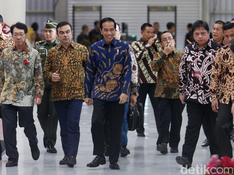Jokowi Resmikan Pabrik Mobil Mitsubishi di Cikarang