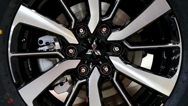 Reaksi Toyota Cs Soal Aturan Mobil Listrik yang Diteken Jokowi