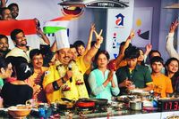 Pecahkan Rekor Dunia, Chef Ini Masak Tanpa Henti Selama 53 Jam!