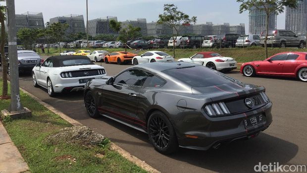 Mirip di Timur Tengah, Aneka Mobil Sport Bergeletakan di BSD