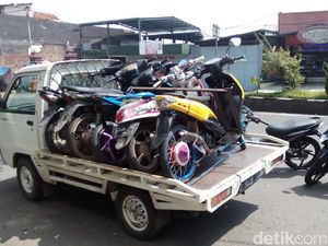 Knalpot Motor Bising Memang Ganggu, Padahal Ada Aturannya Lho!