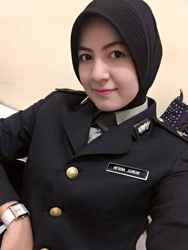 Foto: Manisnya Nurul Ariifin, Polwan Berhijab Aceh Populer di Instagram
