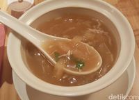 Ketika Nicolas Feuillate Champagne Dijodohkan dengan Sajian Bebek Oriental