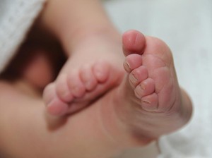 Sesaat Sebelum Melahirkan, Dokter Ini Masih Sempat Bantu Persalinan Pasien