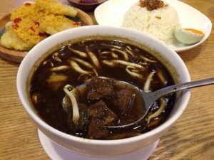 Hejo Hejo Kitchen: Sedapnya Nasi Rawon Gurih Diiringi Cendol Susu Almond