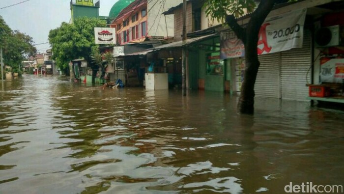 Hujan Deras, Jalan Bangka dan Pondok Karya Terendam Banjir