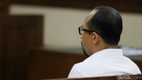 Sebanyak Rp 3,9 miliar dan SGD 257.661 atau setara dengan Rp 2,5 miliar diterima Andi dari Direktur Utama PT Windhu Tunggal Utama, Abdul Khoir. Sementara itu SGD 101.807 diterima Andi dari Direktur Utama PT Martha Teknik Tunggal, Hengky Poliesar.