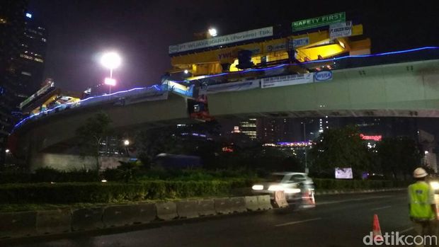 Penyambungan terakhir Simpang Susun Semanggi