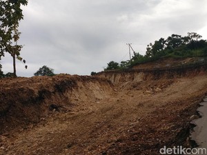 Sabuk Merah Merentang Ratusan Km di Perbatasan RI-Timor Leste