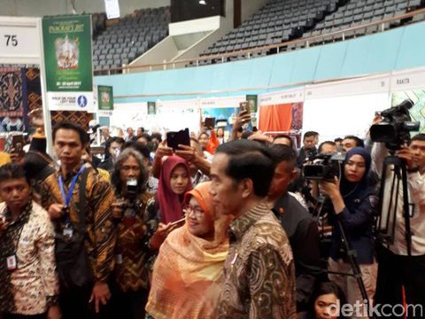 Presiden Jokowi jadi sasaran selfie