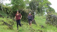 Tidak ada cerita pasti bagaimana benteng ini dibangun atau dari mana batu-batu ini berasal dan bagaimana dibawa ke lereng Gunung Lakaan (Fitraya/detikTravel)