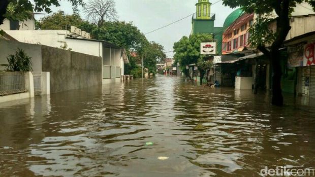 Hujan Deras, Jalan Bangka dan Pondok Karya Terendam Banjir