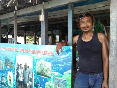 Agus Hermawan, pengelola Hiu Kencana