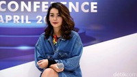 Conchita Carolina saat ditemui sebuah acara di kawasan Kebon Jeruk, Jakarta Barat pada Rabu (26/4/2017). Pool/Noel/detikFoto.