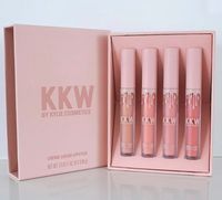 Lipstik Kolaborasi Kylie Jenner dan Kim Kardashian Habis dalam 2 Jam