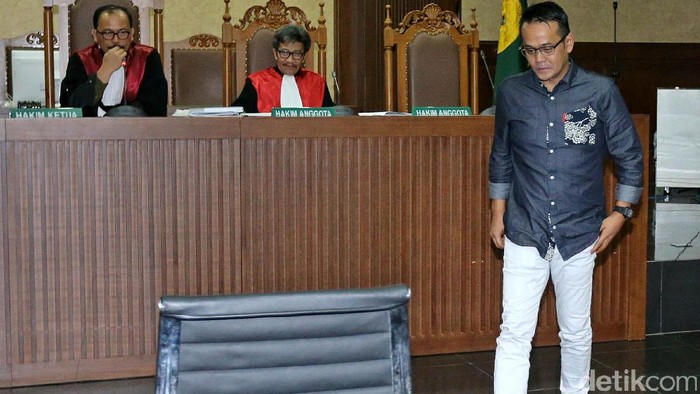 Kasus Suap Bakamla, Suami Inneke Koesherawati Hadapi Vonis Hari Ini