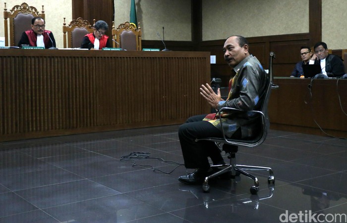Hakim ke Kabakamla: Ini Pertanyaan Sensitif, Pernah Terima Uang?