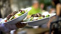 Apakah Pelayan Restoran Pernah Memakan Sisa Makanan di Piring Tamu? 