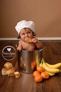 Lucunya Ekspresi Bayi Ini Saat Pertama Kali Mencicip <i>Fried Chicken</i>!
