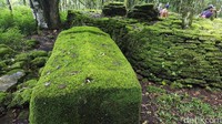 Di balik dinding lingkaran tempat pemenggalan kepala ini, ada makam leluhur Suku Bunak, tapi tidak jelas siapa yang dimakamkan di sana (Fitraya/detikTravel)