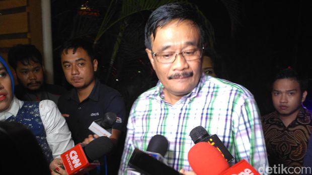 Djarot berbagi pengalaman dengan Sandiaga demi kemajuan Jakarta.