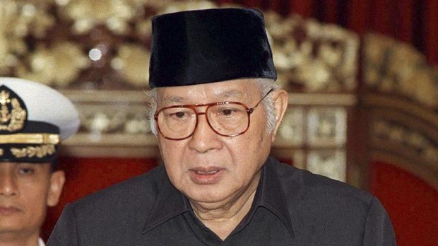 Presiden kedua RI sekaligus mantan mertua Prabowo, Soeharto.