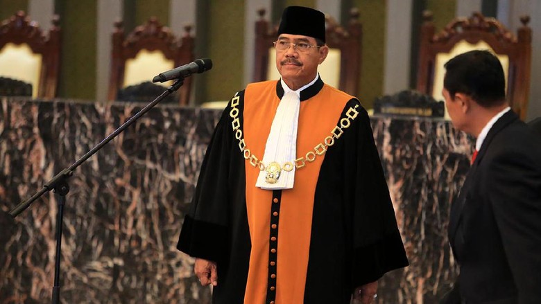 Hakim Agung Gayus Minta Ketua MA Mundur Secara Terhormat Hakim Agung Gayus Minta Ketua MA Mundur Secara Terhormat