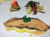 Carpediem: Di Sini Bisa Menyantap Salmon Panggang Miso dengan Suasana Romantis