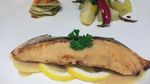 Mencicip Salmon Panggang Miso di Resto Bersuasana Romantis