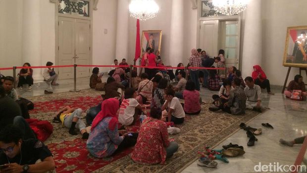  Warga di Balai Kota, Rabu (26/4/2017)