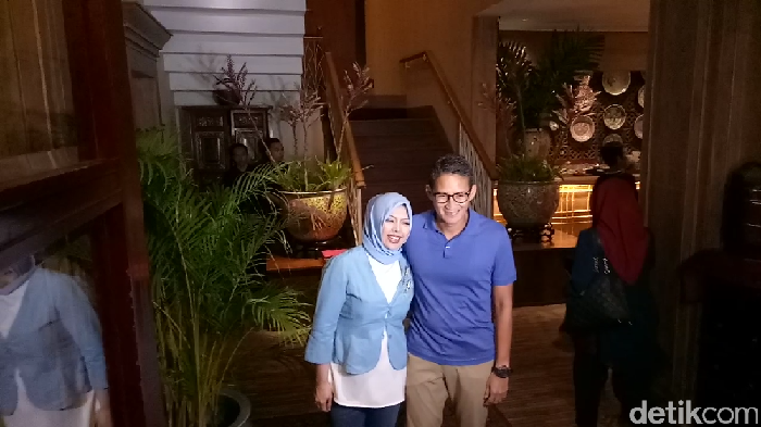Sandiaga dan Djarot Bertemu Sambil Makan Malam Bersama
