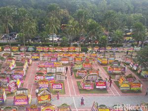 Pemprov: Karangan Bunga untuk Ahok di Balai Kota Capai 1.000 Buah