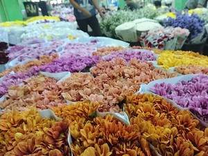 Pasar Tempat Karangan Bunga untuk Ahok yang Fotogenik