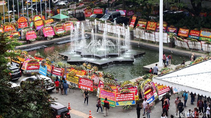 Pemesan Karangan Bunga untuk Ahok Ada yang dari Hong Kong